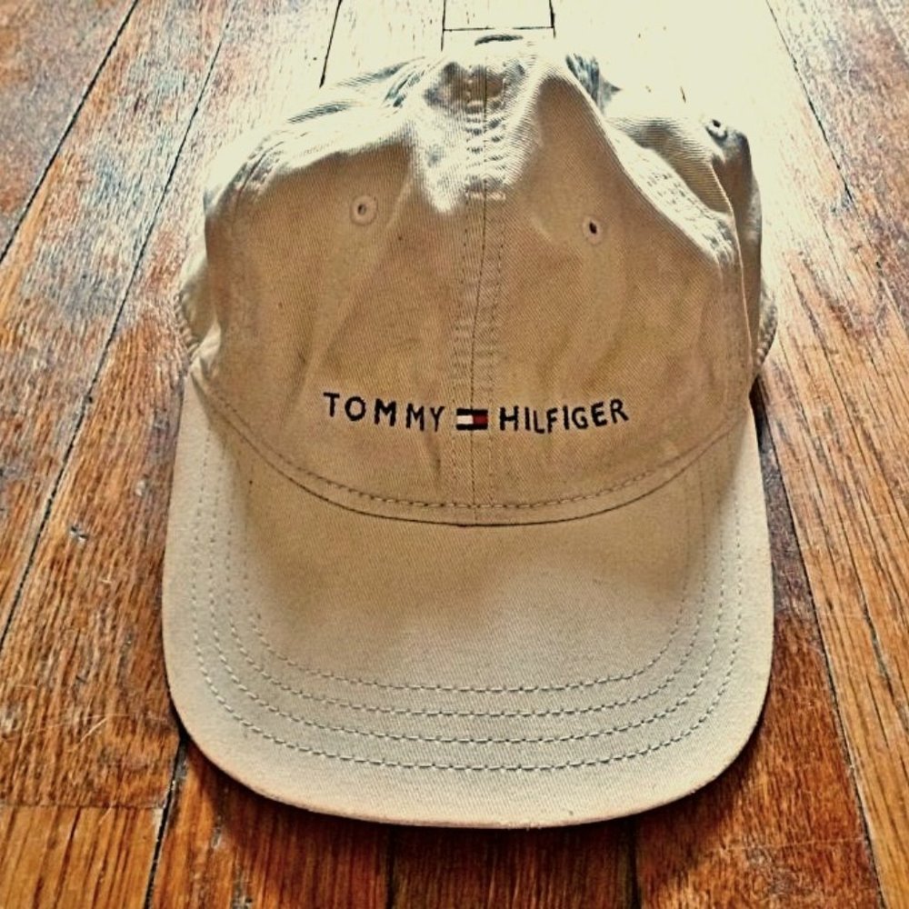 Tommy Hilfiger Baseball Cap in Beige